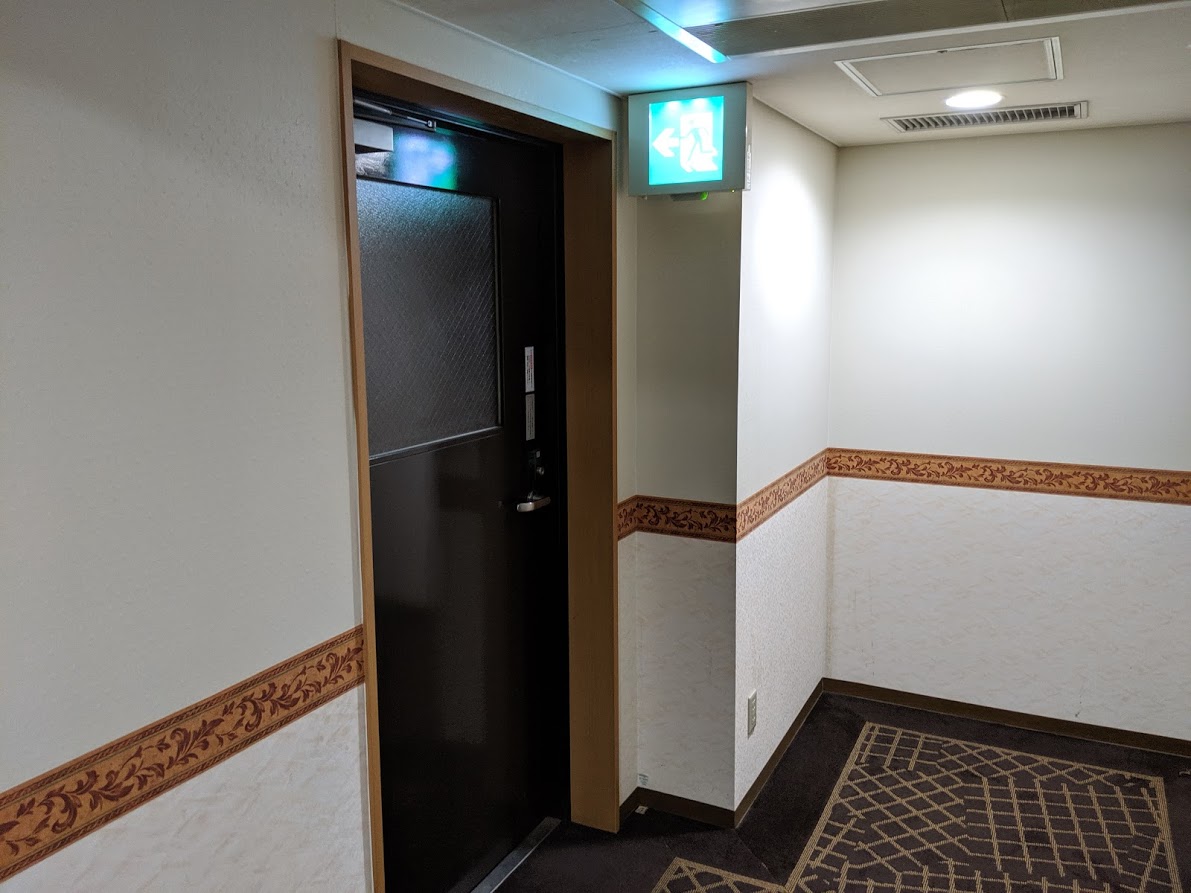 横浜関内にあるホテル　アルファーワンはどうかな、そんで厳島神社に行きました。