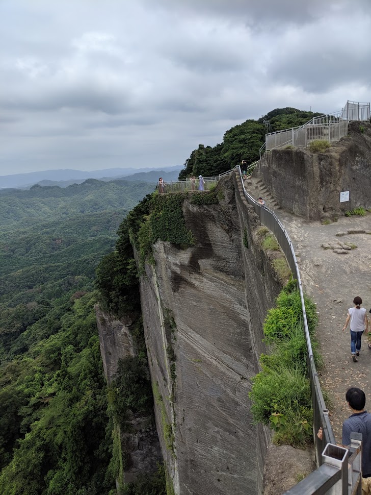 日本一大きな大仏さんがいる日本寺の鋸山に行きました。その一